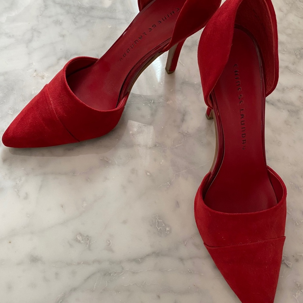 👠❤️Chinese Laundry D’orsay red suede heels Sz 9